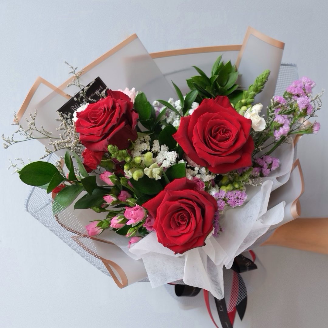 Red Explorer Rose Smallie Bouquet