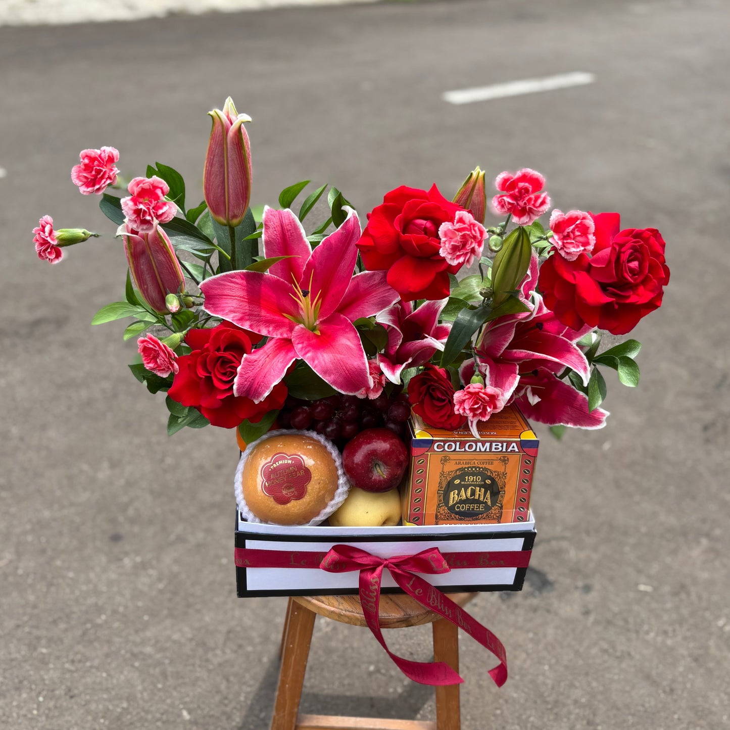 Bacha Coffee Fruit Red Lily Rose Hamper