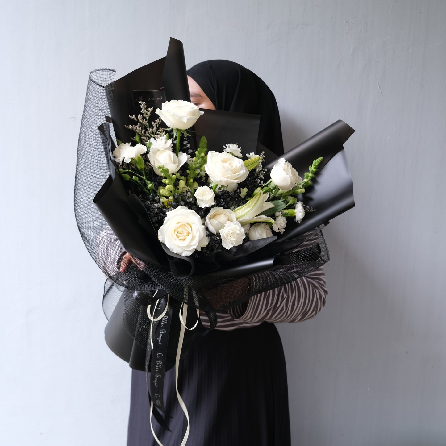 Monochrome Bouquet - Le Bliss Bouquet