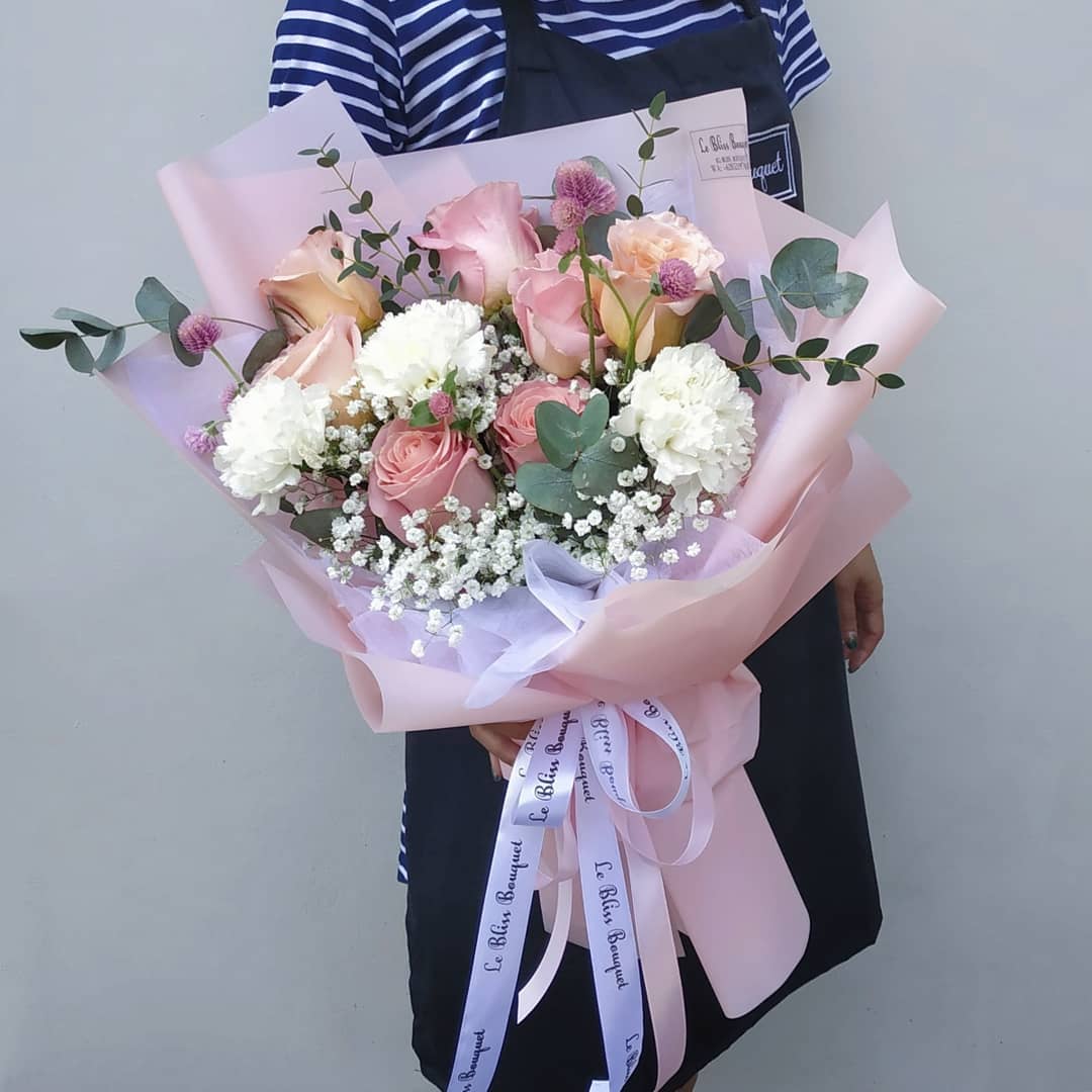 Hermosa shimmer rose bouquet florist jakarta by le bliss bouquet