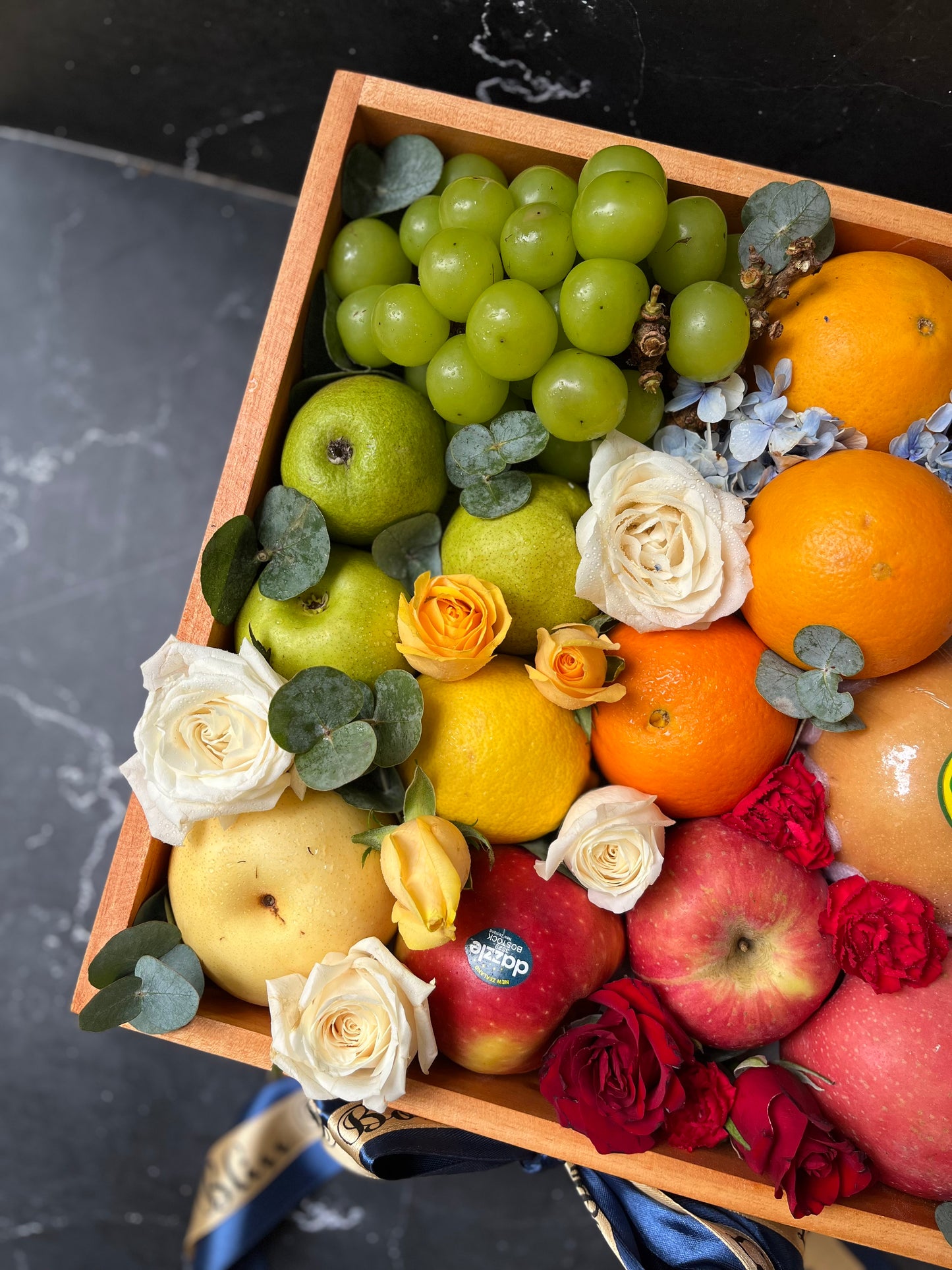 Rainbow Wooden Fruit Box - hadiah sehat dengan dekorasi bunga cantik fruit hamper jakarta