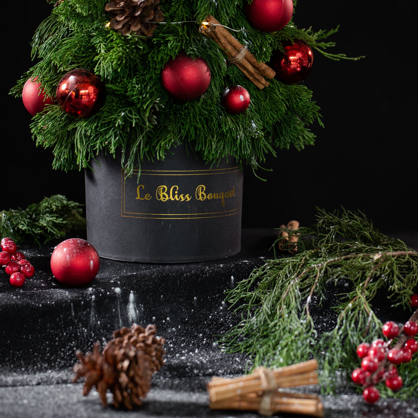 Fresh Christmas Tree Petite Bloombox