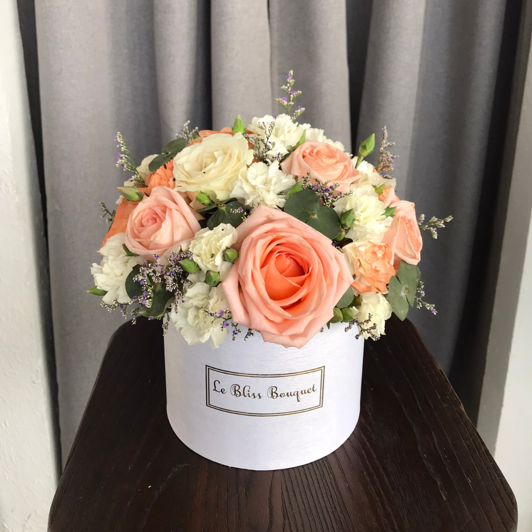 florist surabaya, Toko Bunga surabayaTiffany rose petite bloombox in d16cm white box, perfect for any occasion, send to all cities in surabaya