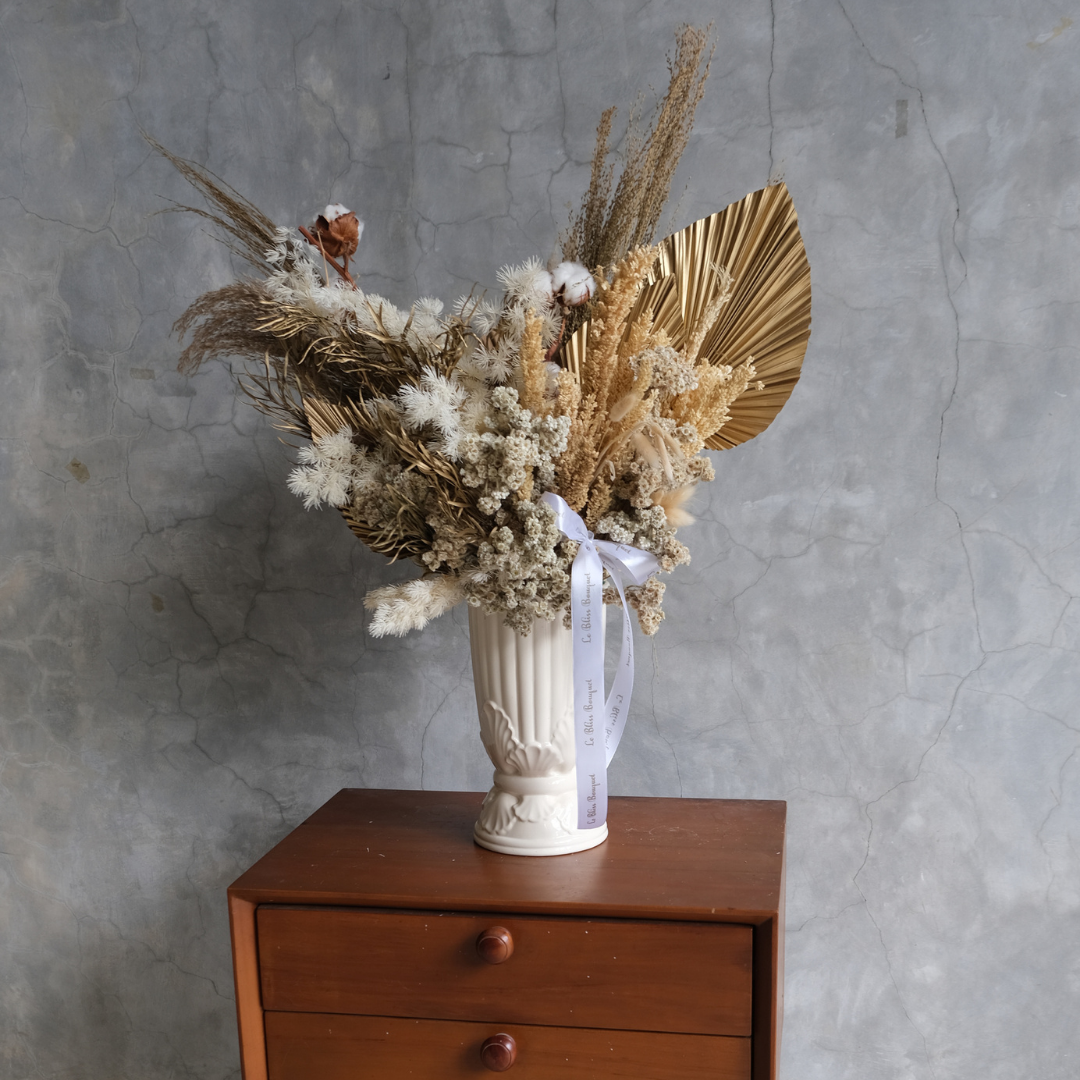How do I take care of my Le Bliss Bouquet's everlasting flowers?