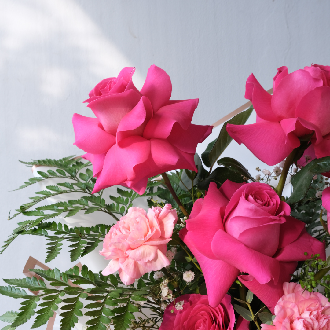 Pink Floyd Rose Bouquet in a Bottle