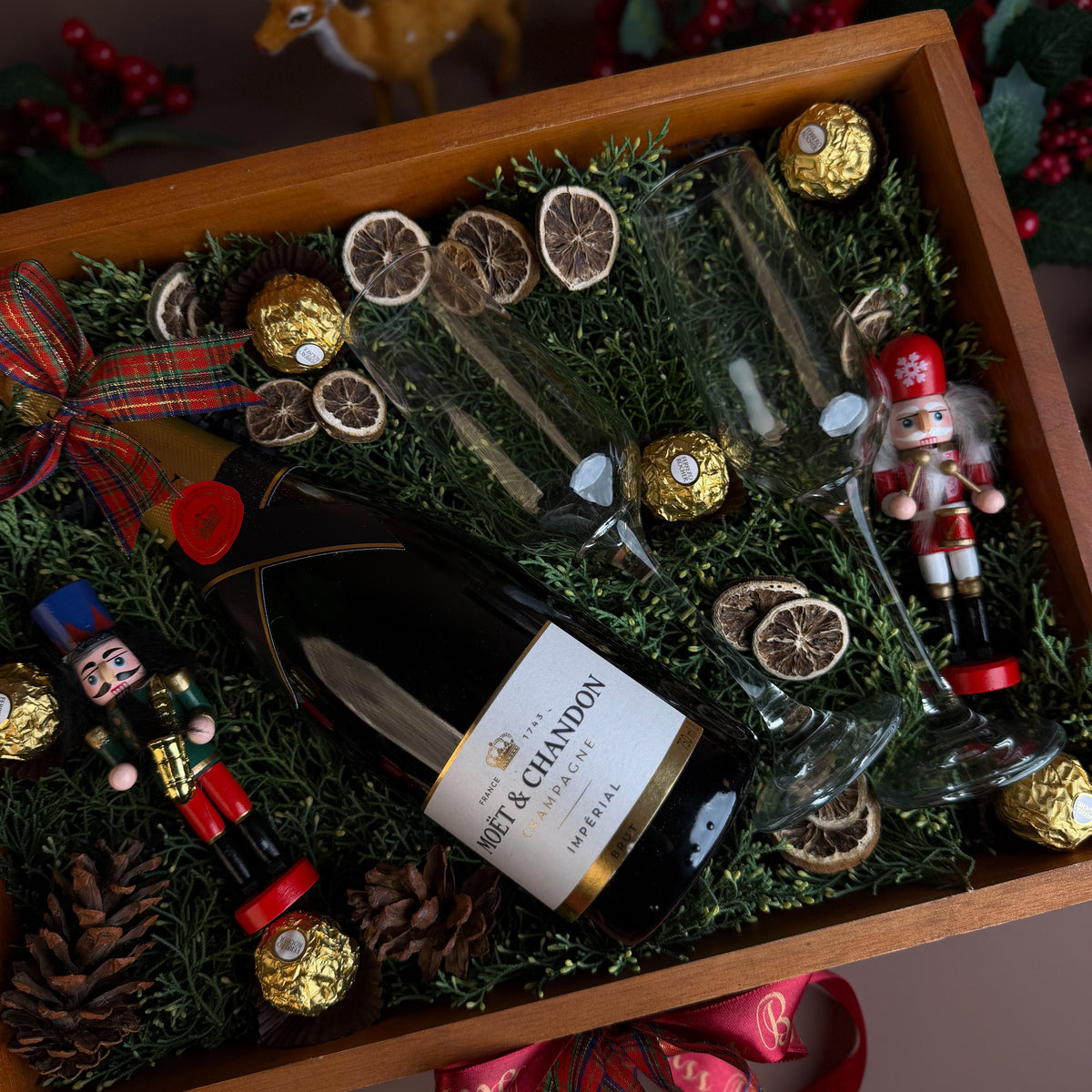 Moët Nutcracker's Toast Hamper