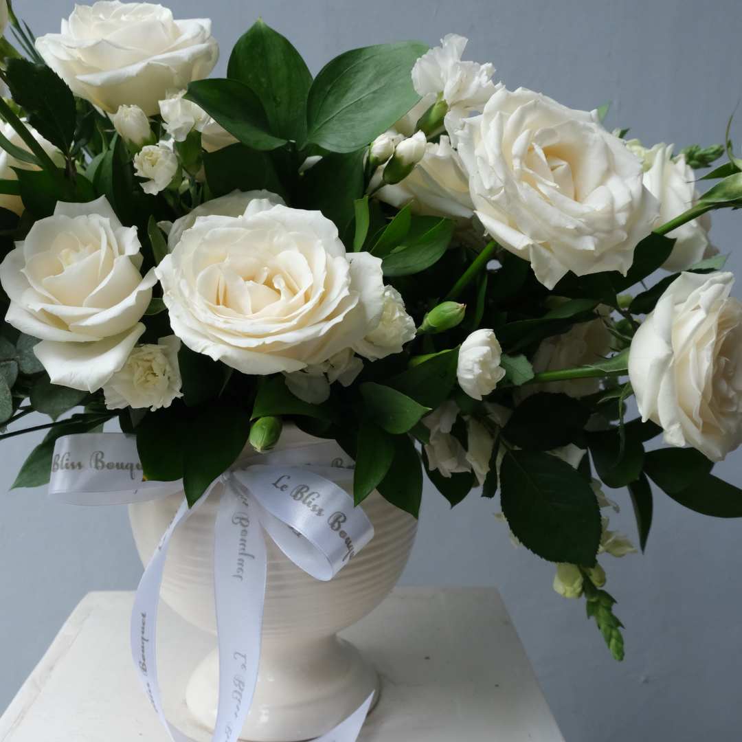 Pure White Avalanche Rose Vase