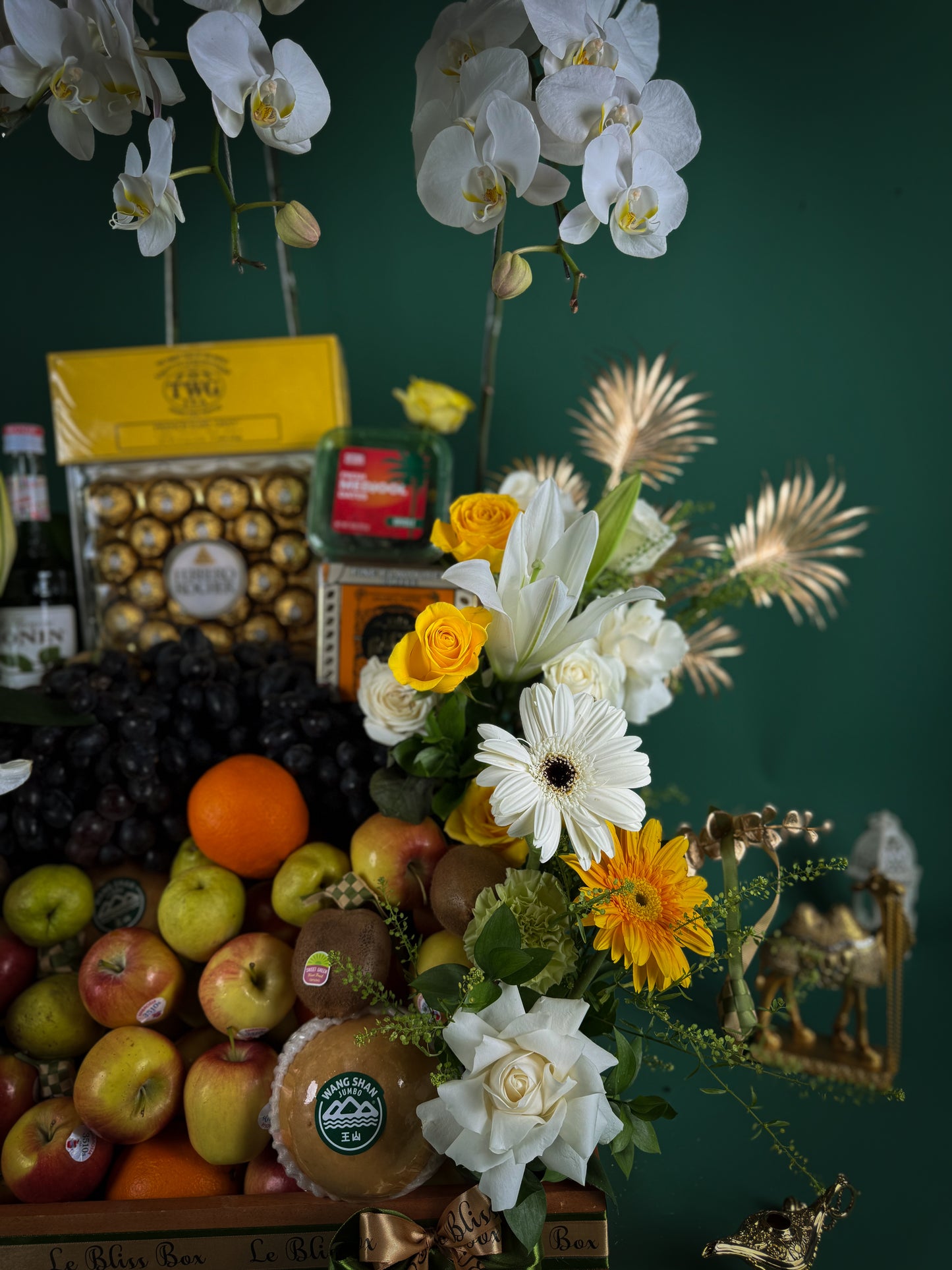 Eid Majestic Gourmet Grand Fruit Parcel