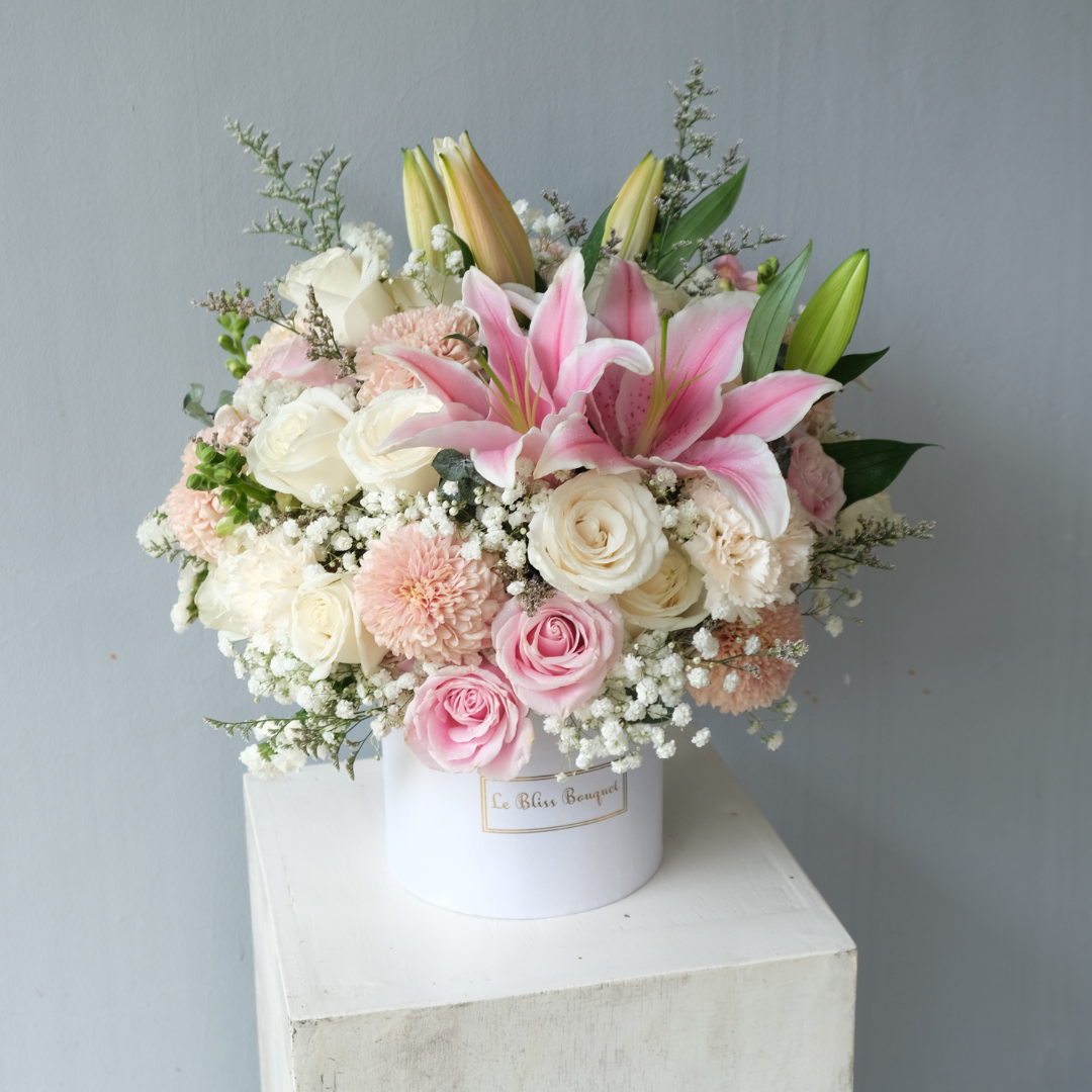 Lily Petite Bloombox - Le Bliss Bouquet