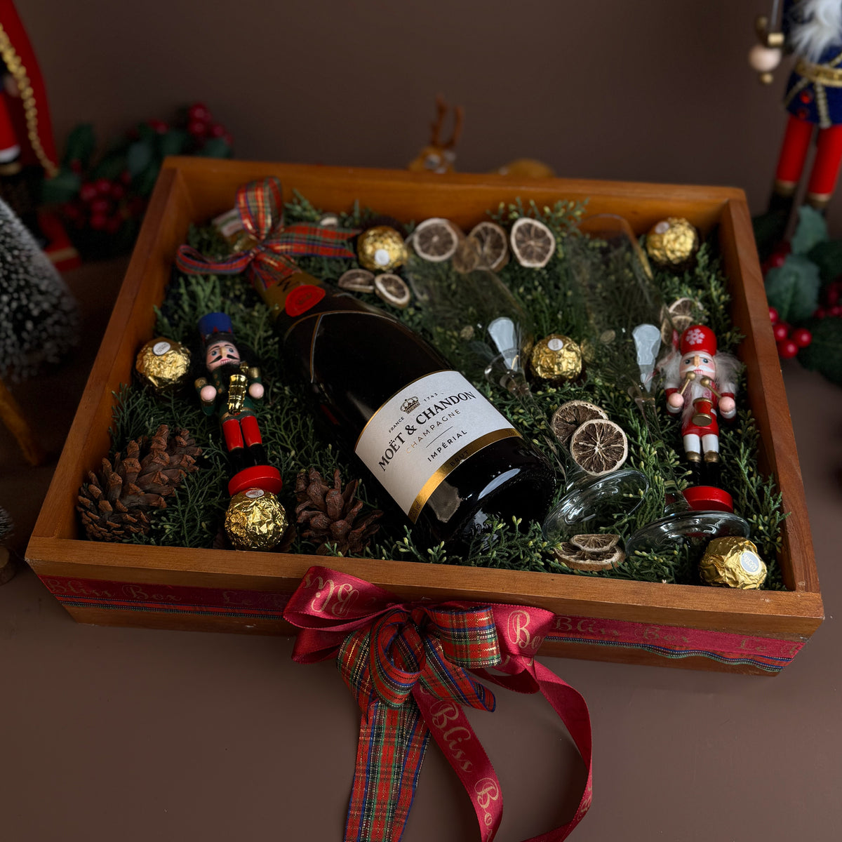 Moët Nutcracker's Toast Hamper