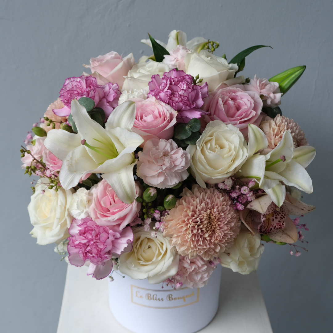 Lily Petite Bloombox - Le Bliss Bouquet