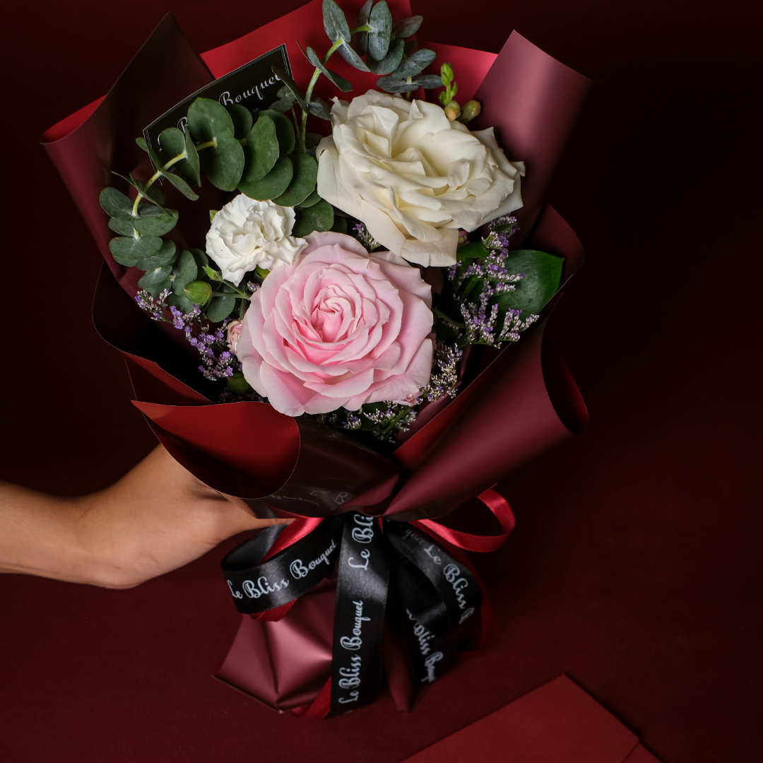 I Heart U Smallie Bouquet Valentine's Day Special by Le Bliss Bouquet - Le Bliss Bouquet