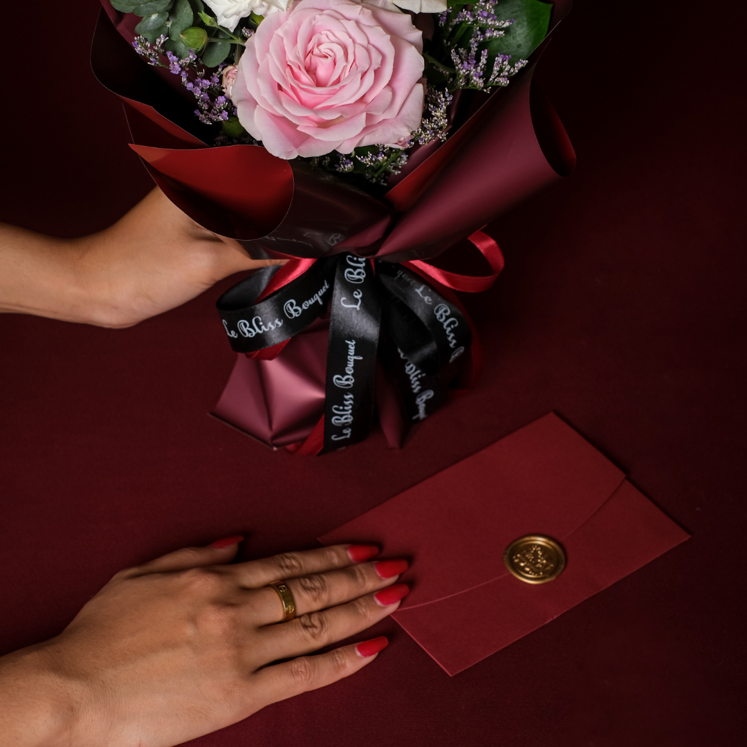 I Heart U Smallie Bouquet Valentine's Day Special by Le Bliss Bouquet - Le Bliss Bouquet