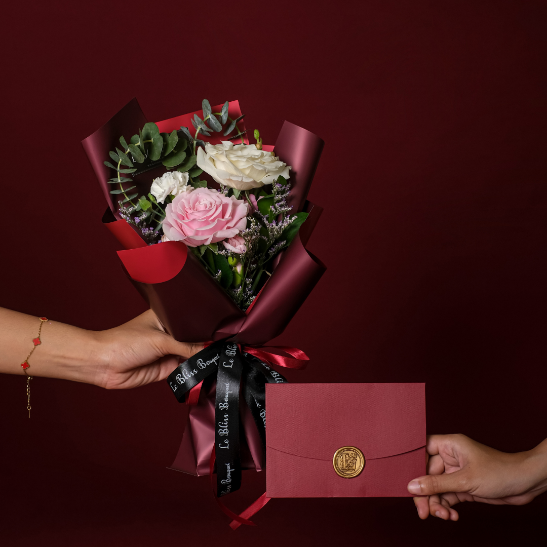 I Heart U Smallie Bouquet Valentine's Day Special by Le Bliss Bouquet - Le Bliss Bouquet