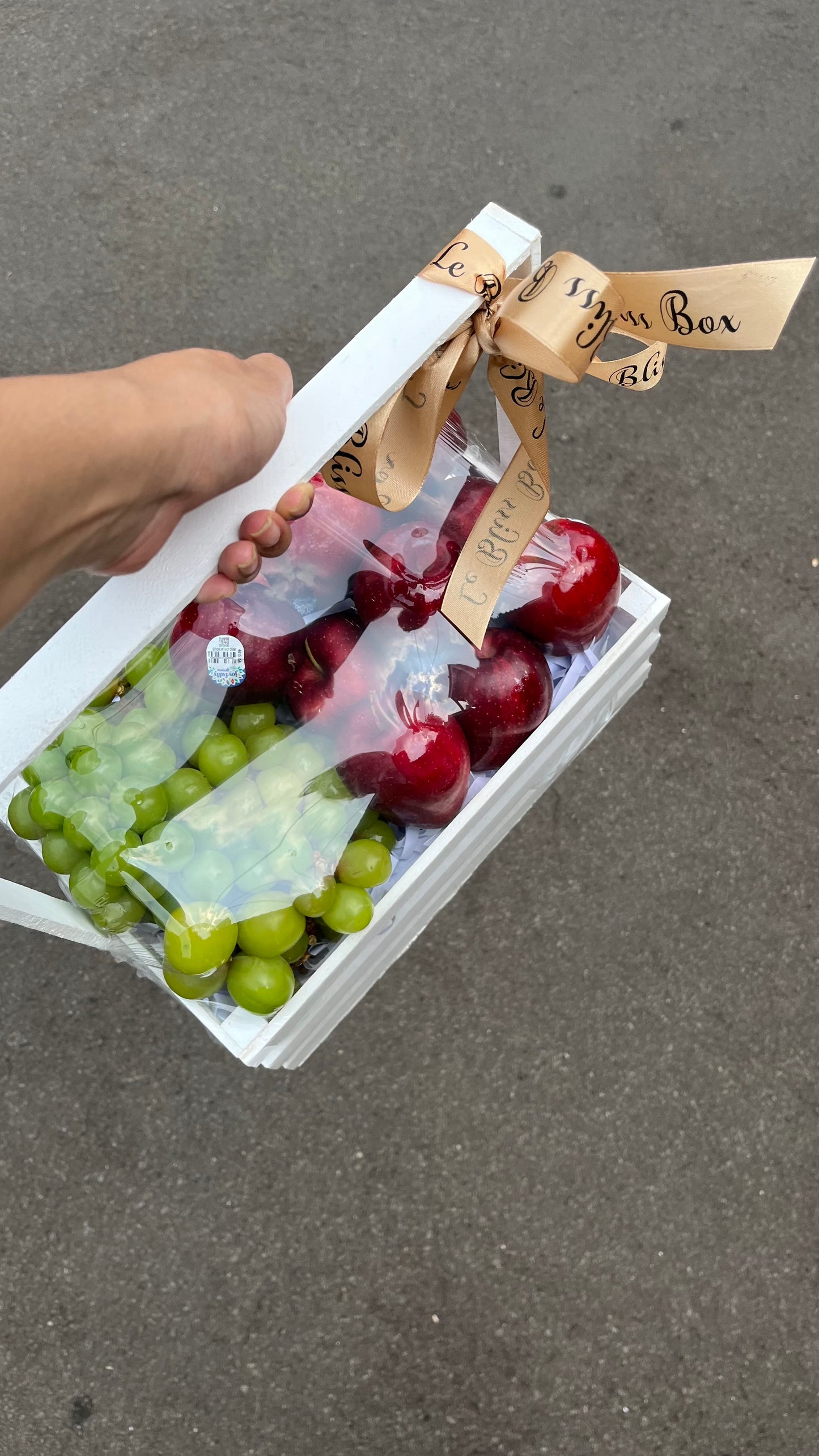 Shine Muscat x Red Del Crate Fruit Parcel
