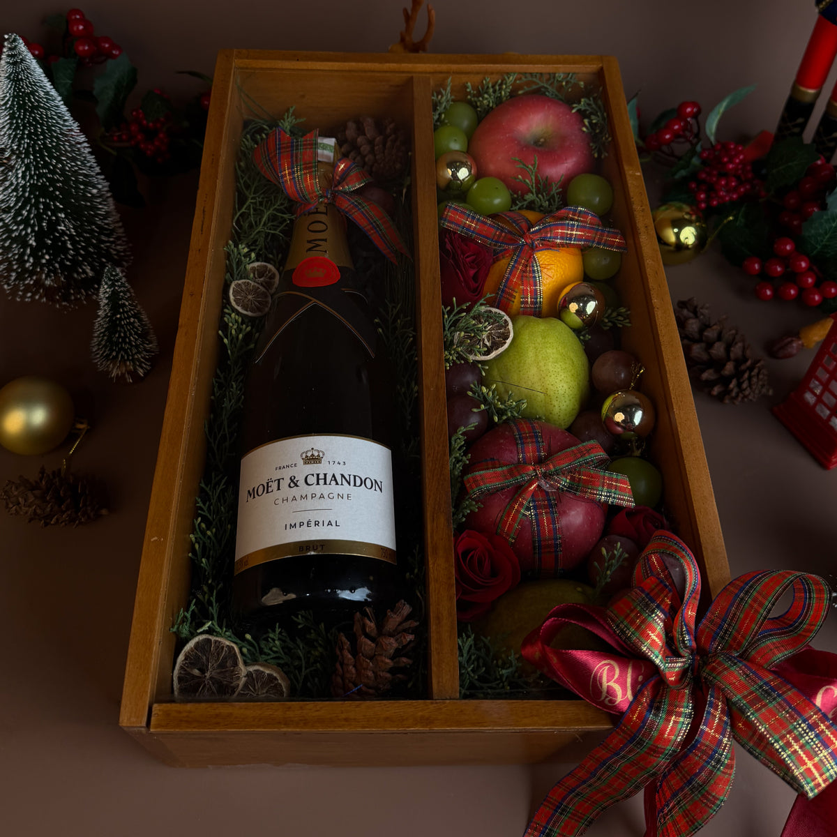 Noël Moët Wooden Fruit Box
