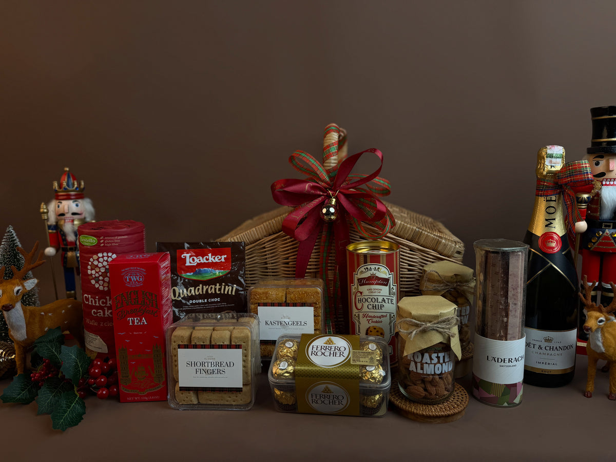 Festive Moët & Gourmet Rattan Picnic Hamper