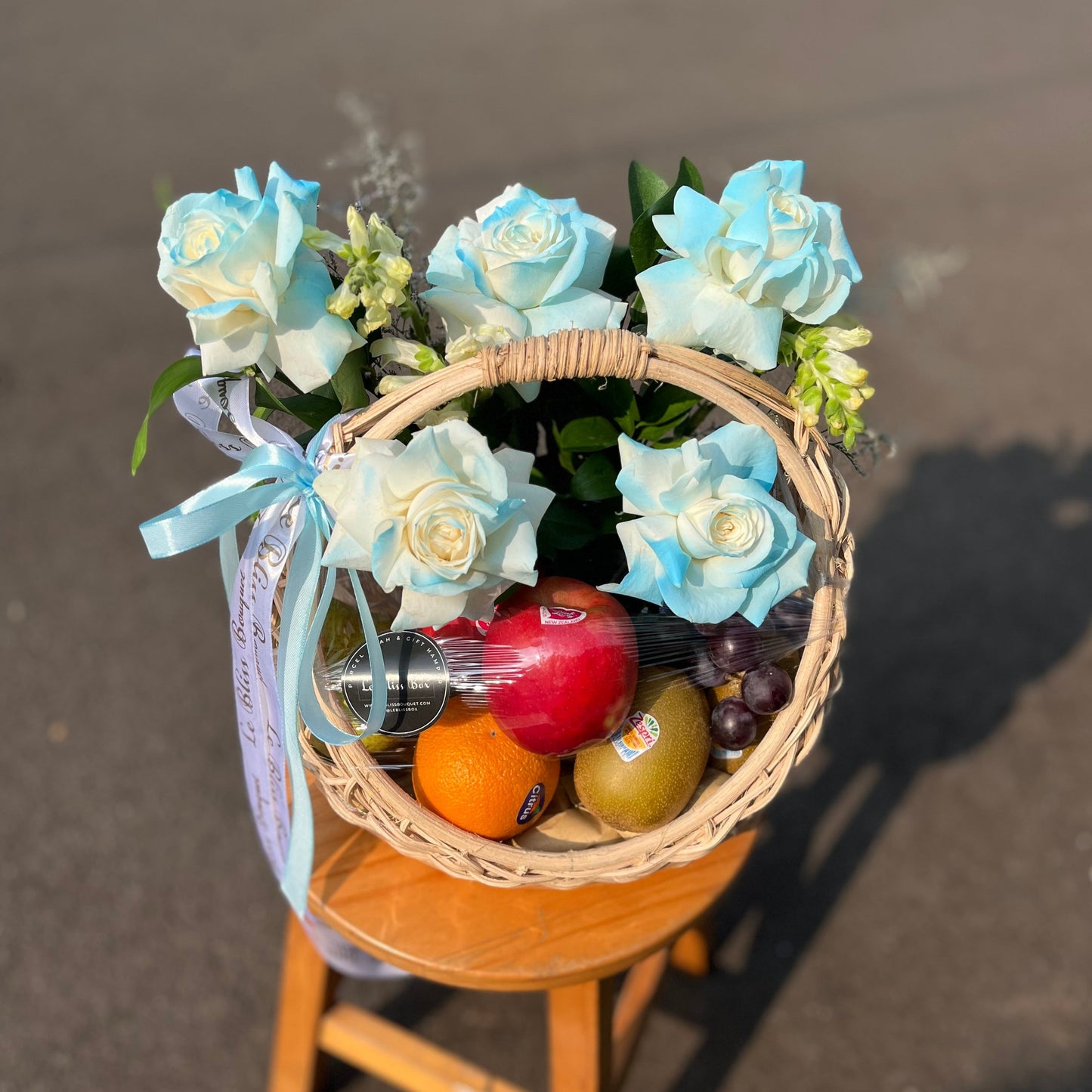 Fruit Hamper Jakarta Blue Rose Fruit Ring Rattan Basket – Parcel Buah Surabaya by Le Bliss