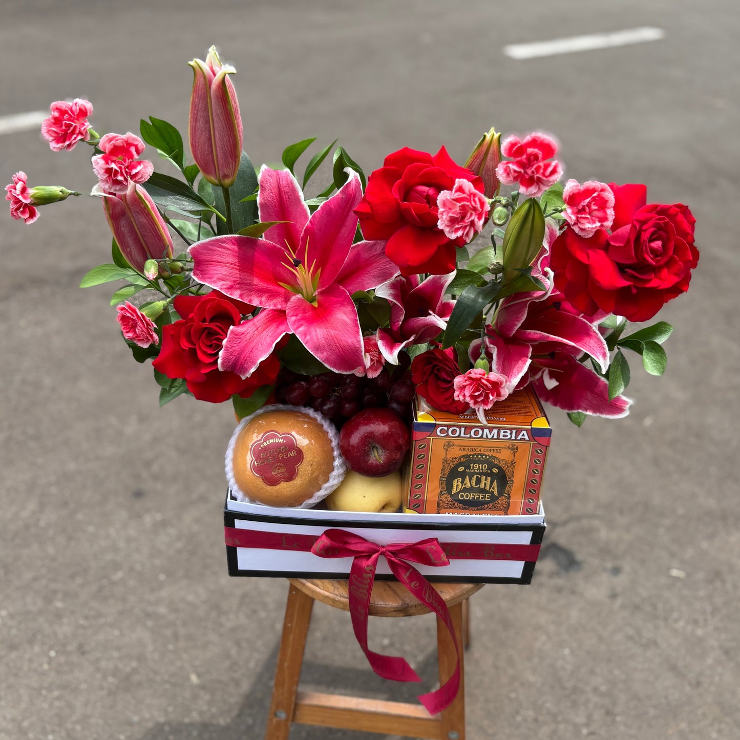 Bacha Coffee Fruit Red Lily Rose Hamper