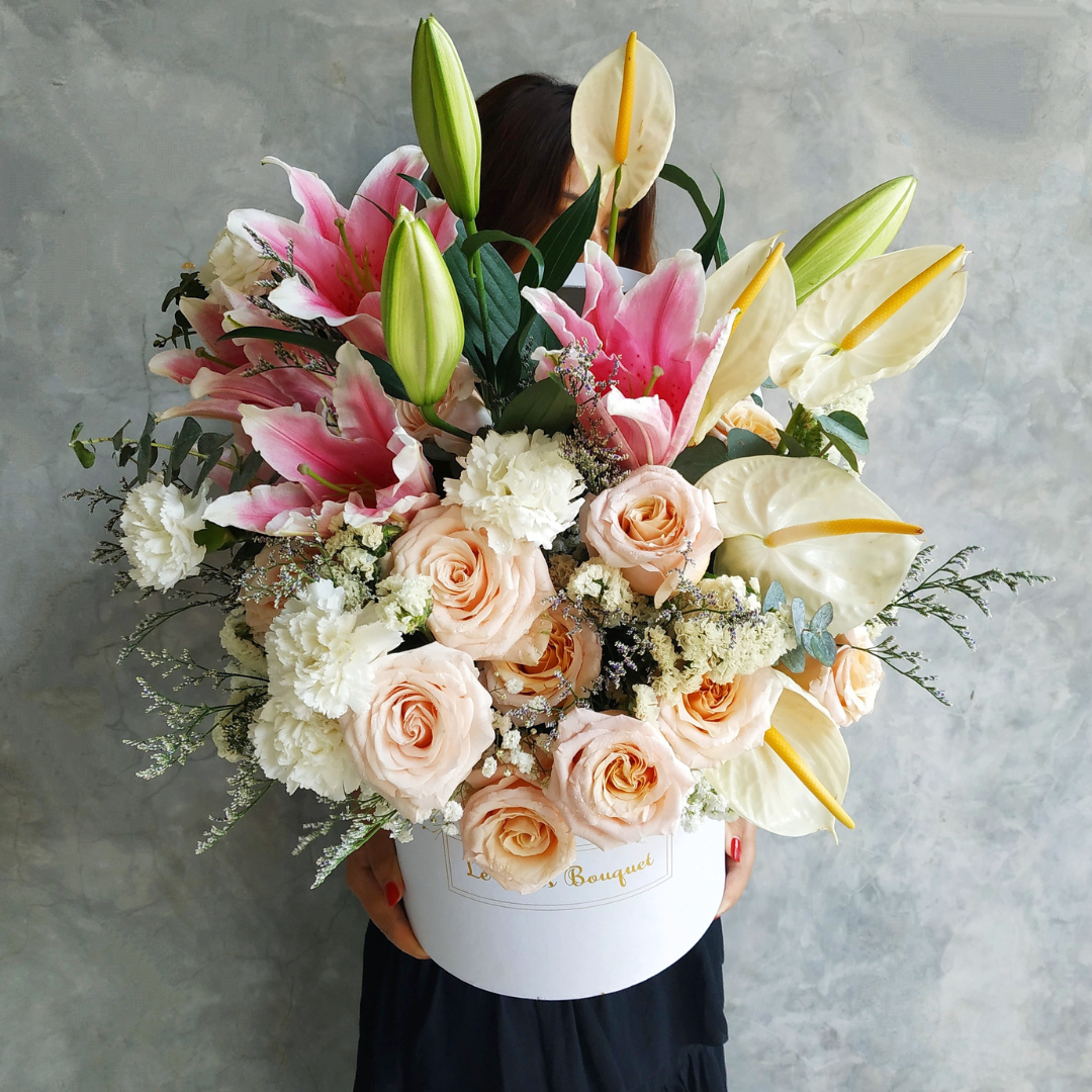 Tiffany Rose & Lily Grand Bloombox - Le Bliss Bouquet