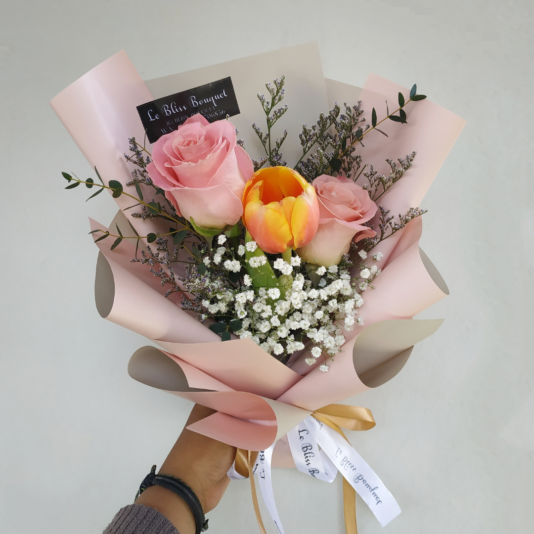Hermosa Rose Small Bouquet