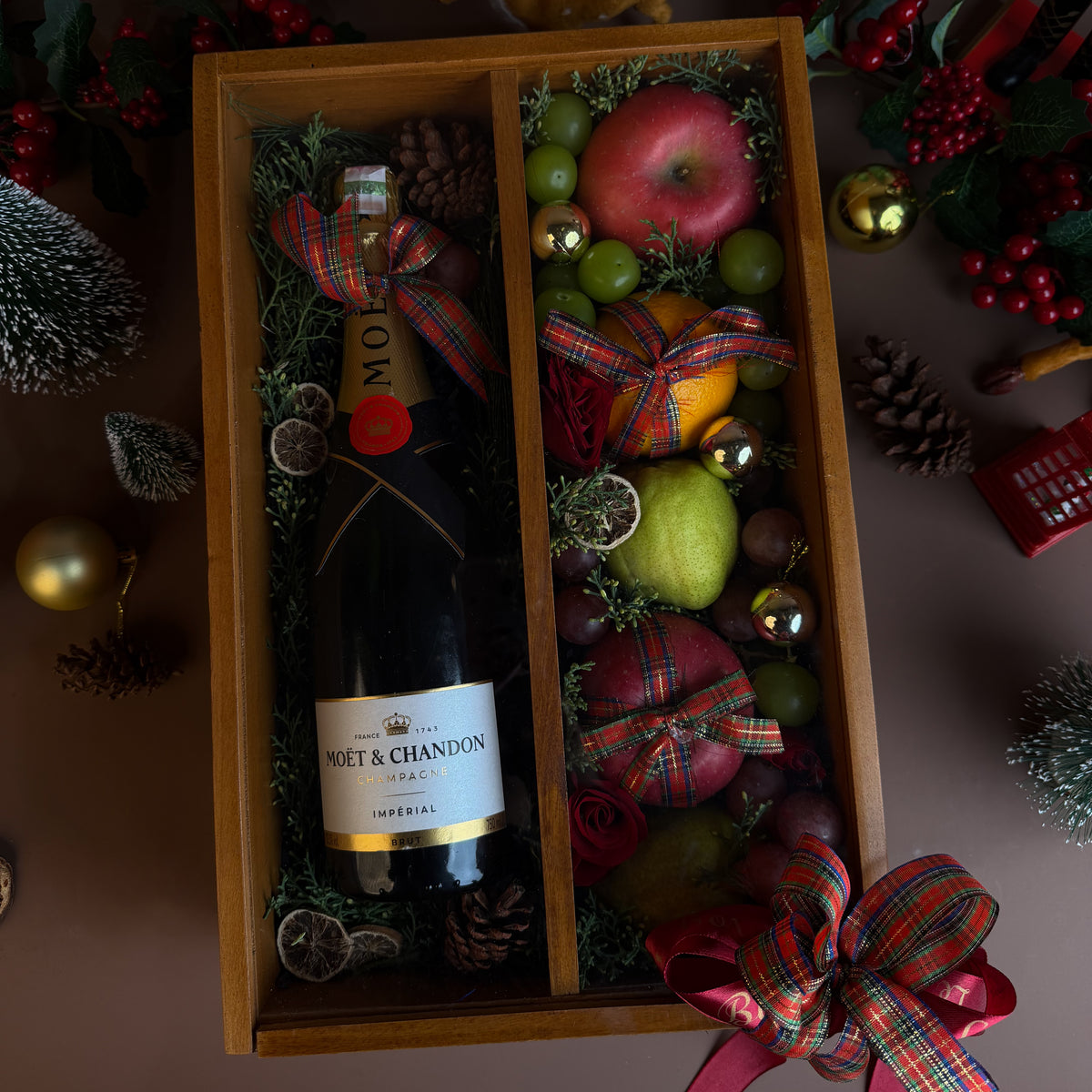 Noël Moët Wooden Fruit Box
