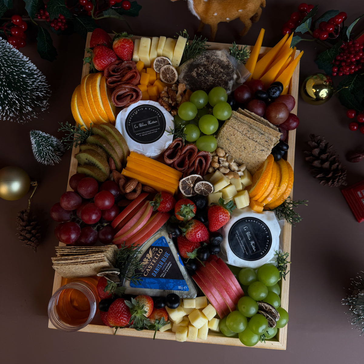 Noël Charcuterie Board