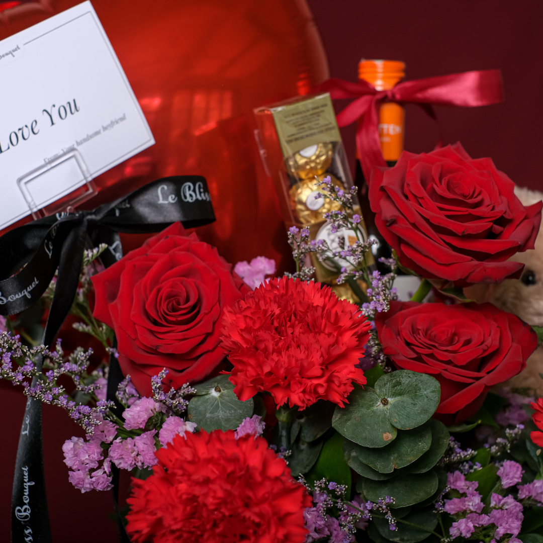 Le Bliss Bouquet Valentine's Day Gift Hamper Wine Teddy Chocolate - Le Bliss Bouquet