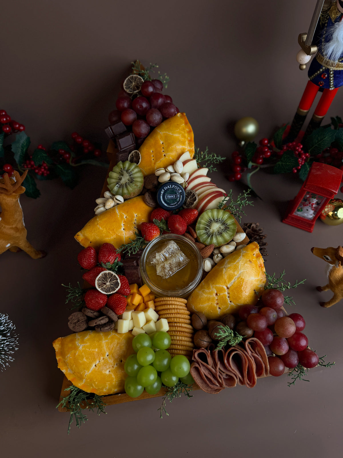 Hand Pie Xmas Tree Platter