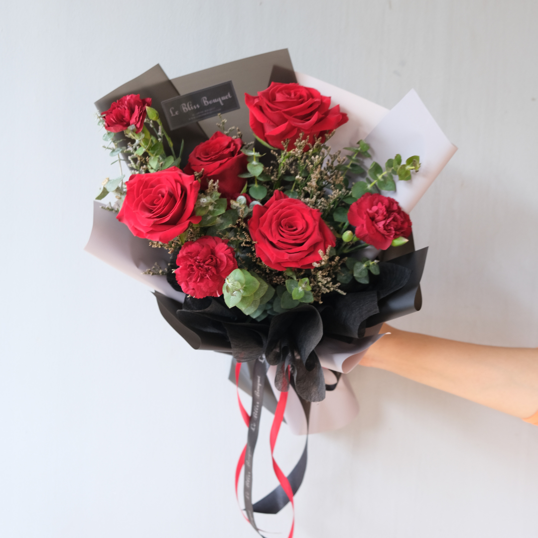 Bliss Explorer Rose Medium Bouquet