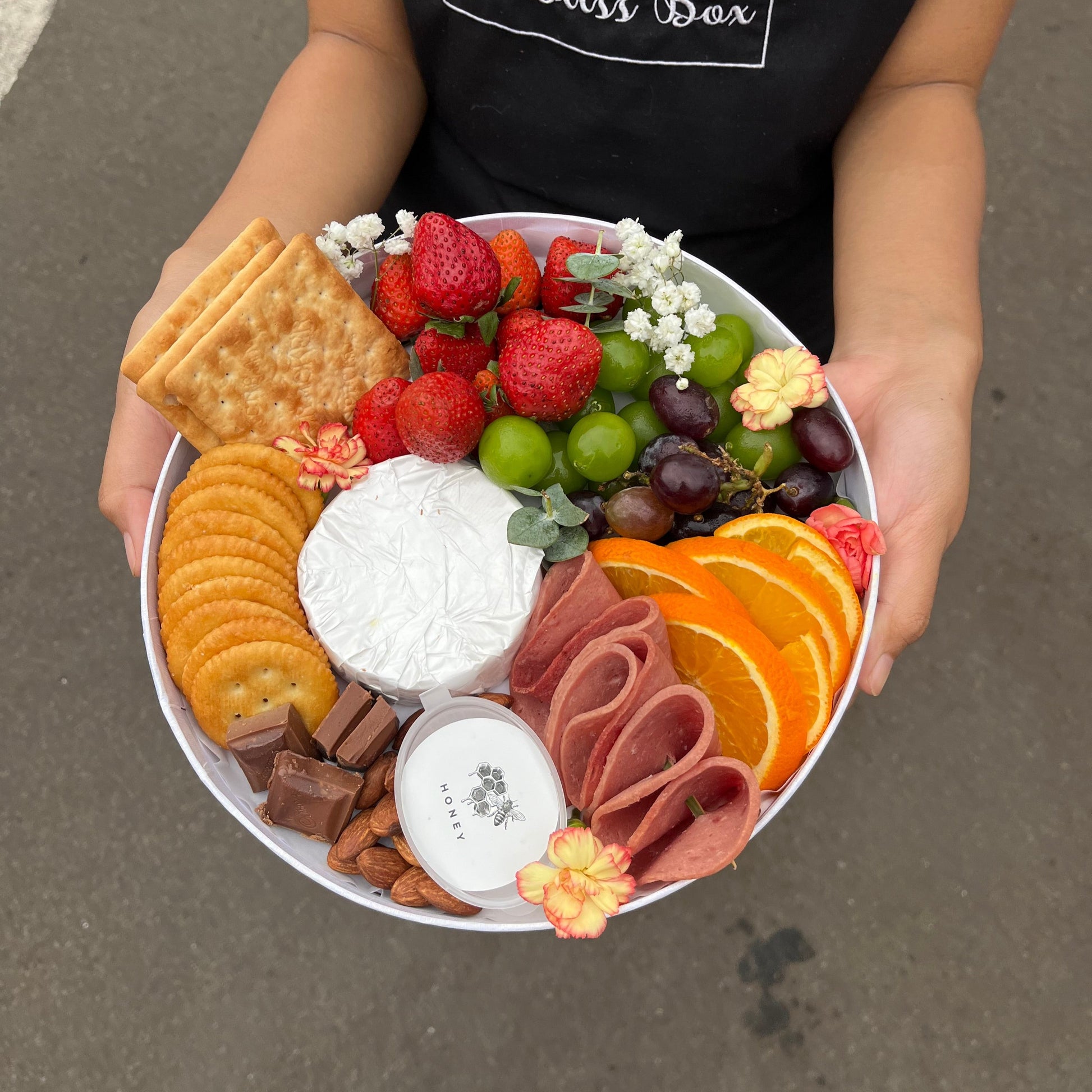 charcuterie board cheese platter by le bliss. same day delivery jakarta bintaro jabodetabek