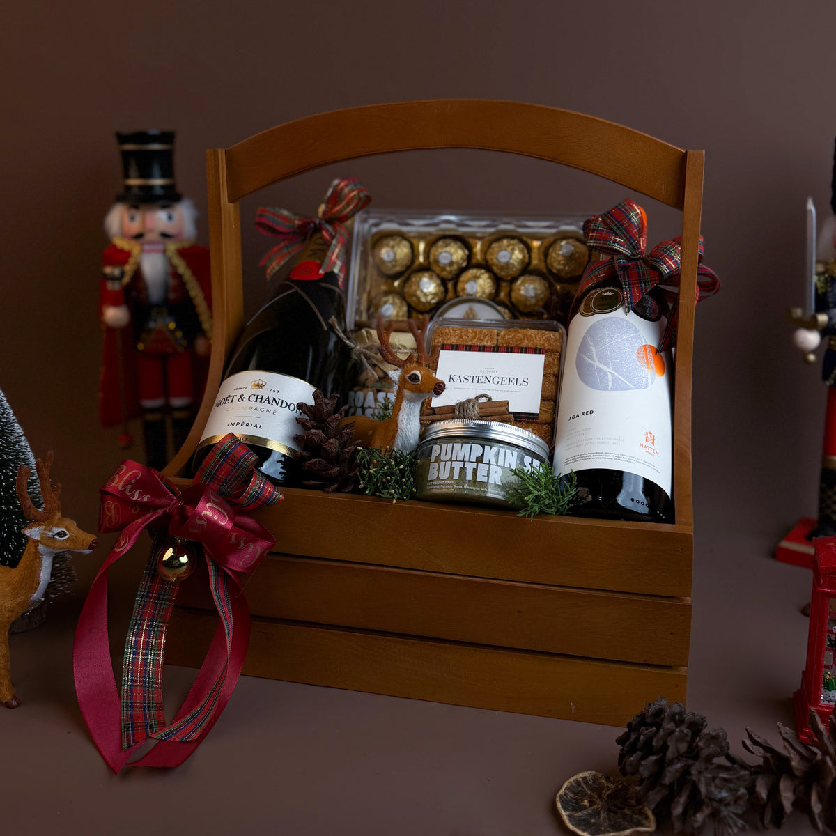 The Festive Duo Moët & Red Wine Hamper