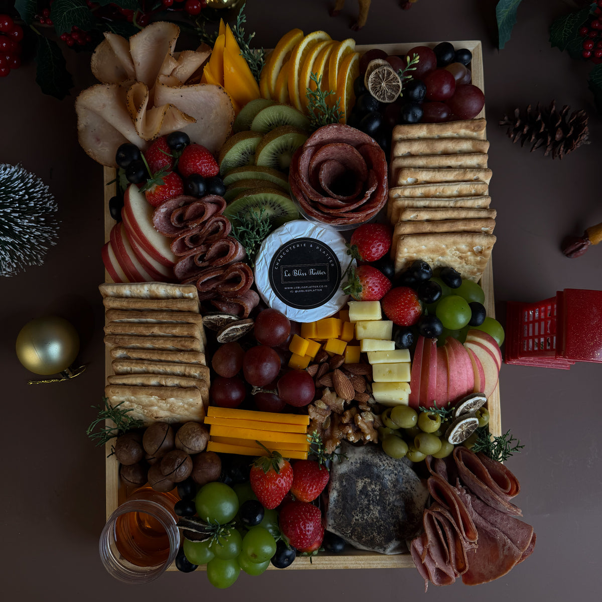 The Noël Grazing Feast