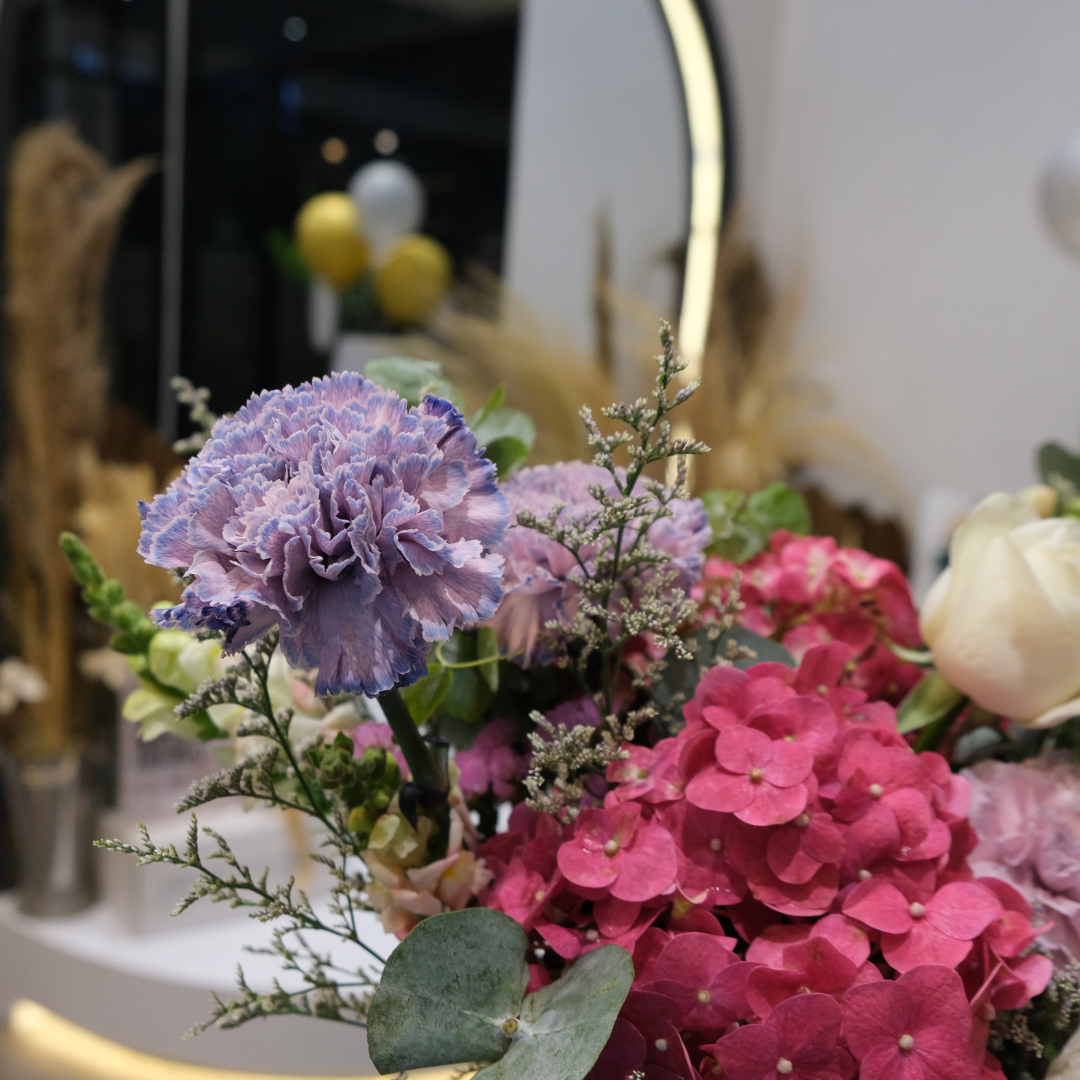 Hydrangea Pink Lilac Petite Bloombox - Le Bliss Bouquet