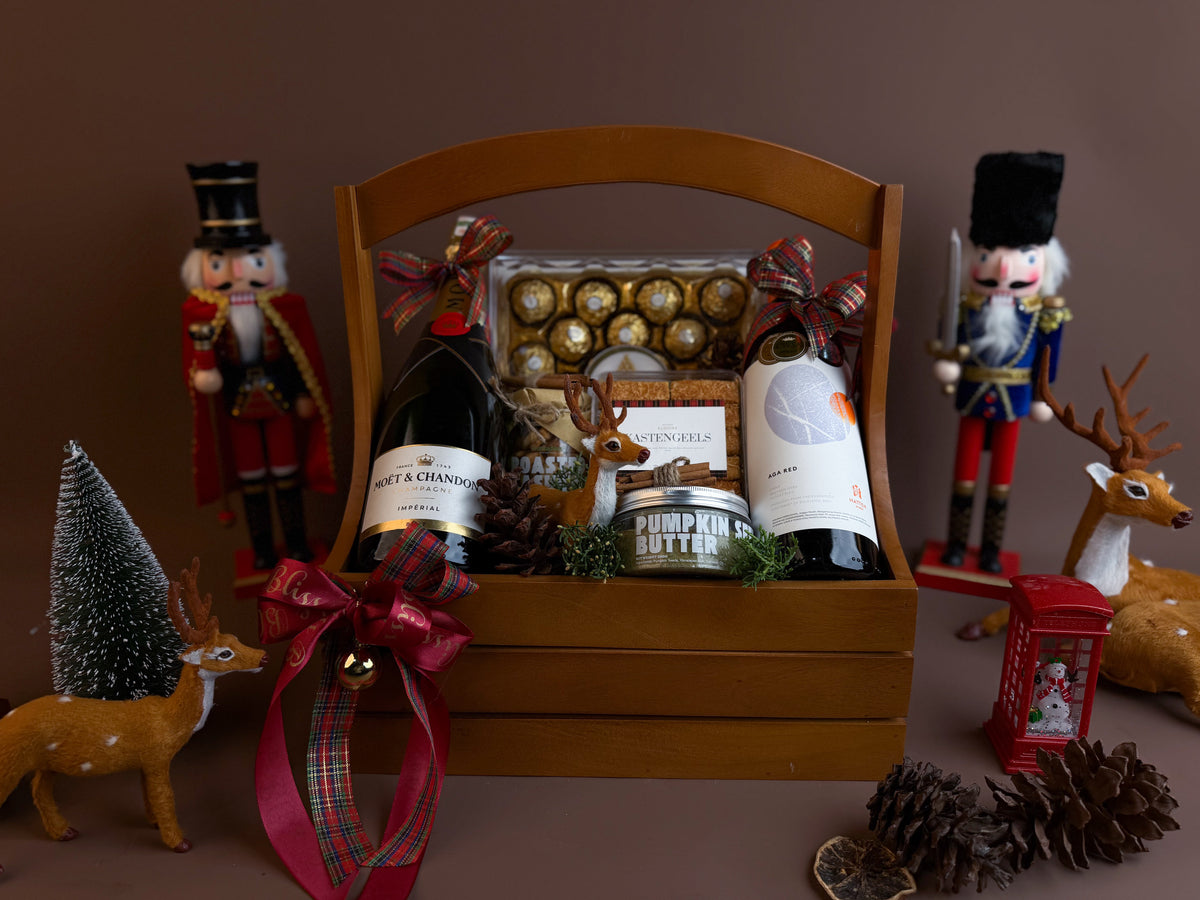The Festive Duo Moët & Red Wine Hamper