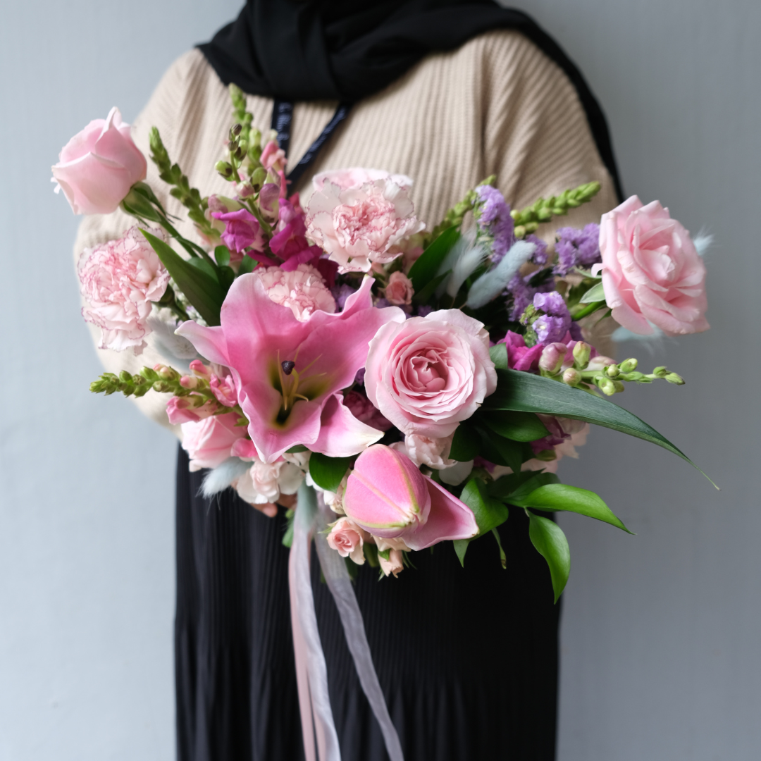 Garden Pink Lily Bridal Bouquet Cirebon. Garden Pink Lily Bridal Bouquet Jakarta. Bridal Bouquet Surabaya, wedding bouquet surabaya, florist surabaya, toko bunga surabaya