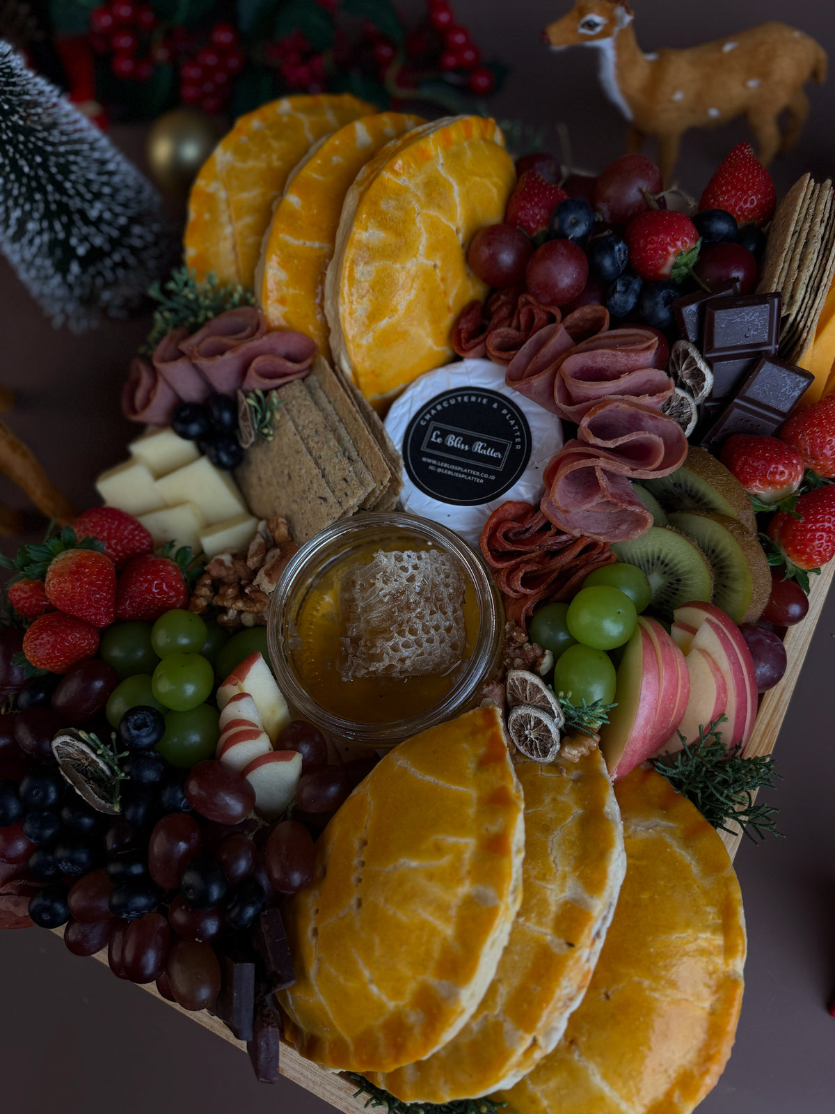 Noël Indulgence Hand Pie Charcuterie Platter