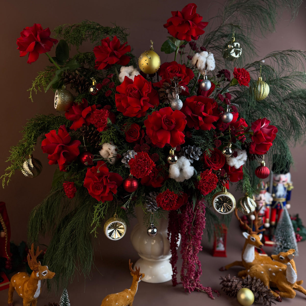 The Grand Noël Vase Arrangement