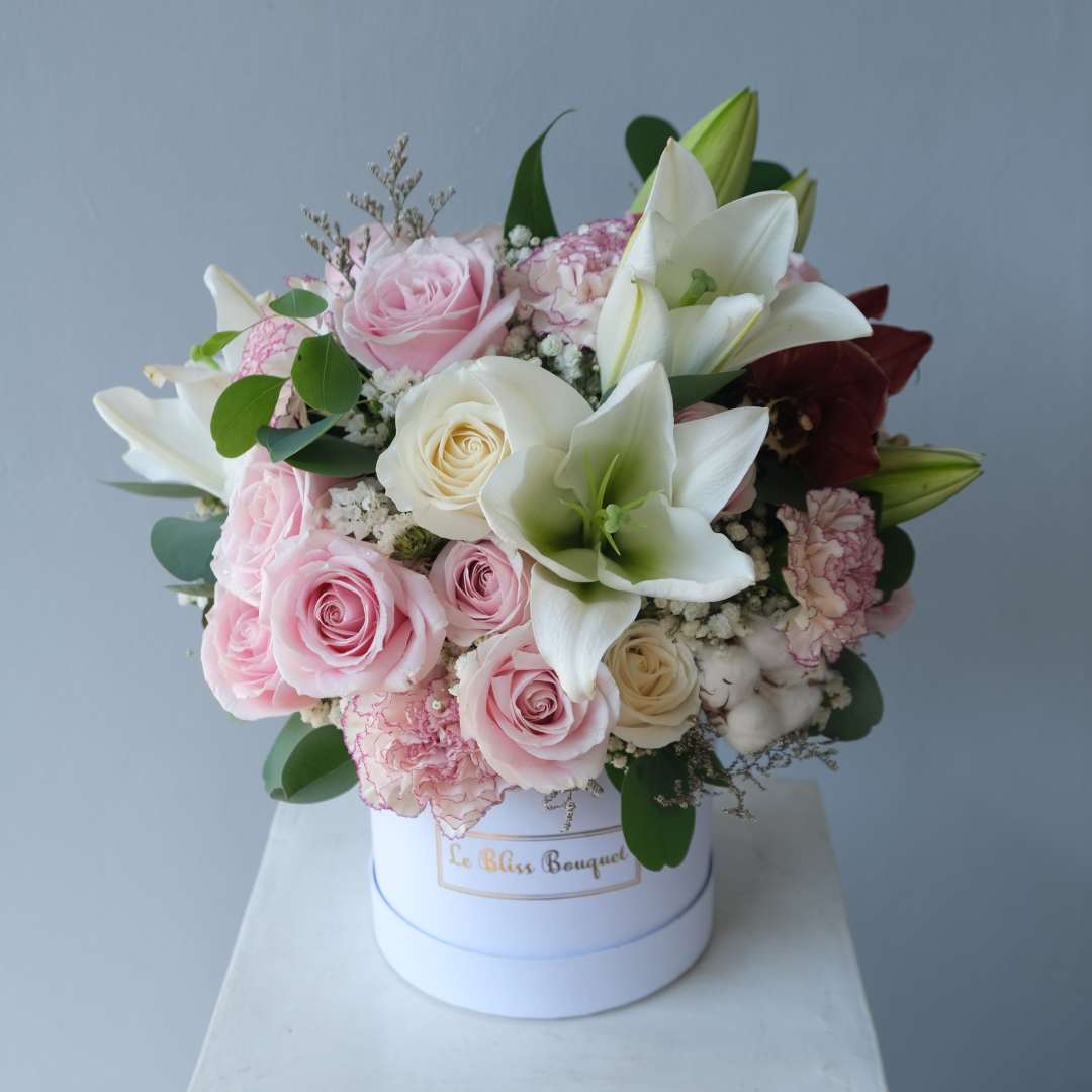 Lily Petite Bloombox - Le Bliss Bouquet