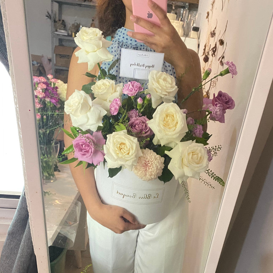 Blooming bloombox by le bliss bouquet, roses white purple roses. florist surabaya, toko bunga surabaya, flower delivery in surabaya area