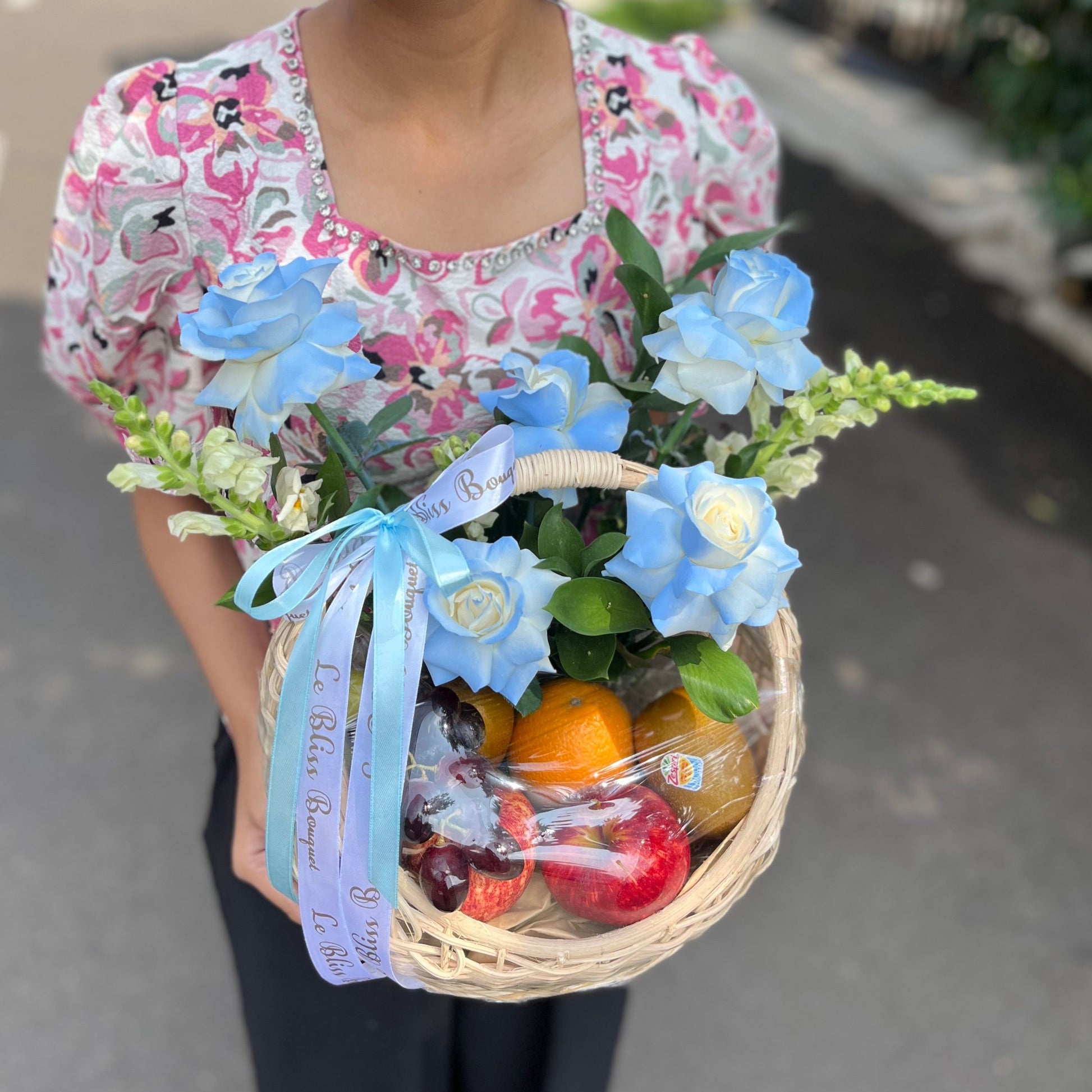 Fruit Hamper Jakarta, Fruit hamper surabaya | Blue Fruit Ring Rattan Basket – Parcel Buah Surabaya by Le Bliss
