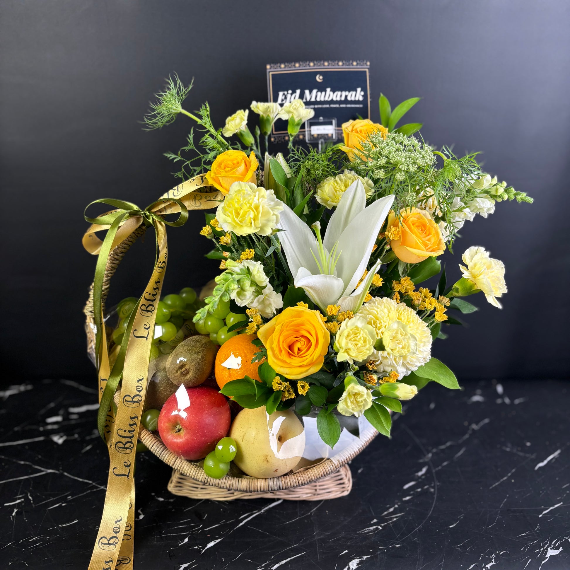 A premium fruit hamper in Jakarta, Tangerang, and Cirebon, perfect for gifting during Ramadan and Eid. Fast delivery available.