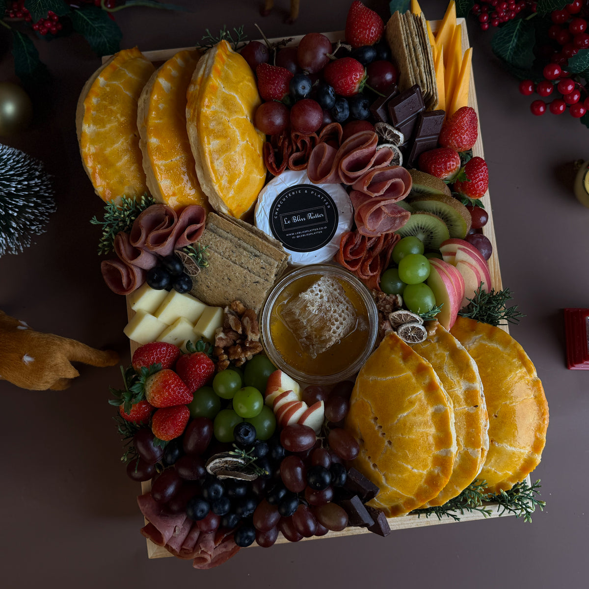Noël Indulgence Hand Pie Charcuterie Platter