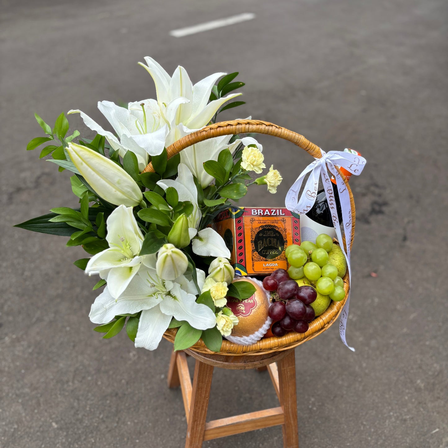 Bacha Coffee Wine Fruit Hamper Jakarta by Le Bliss