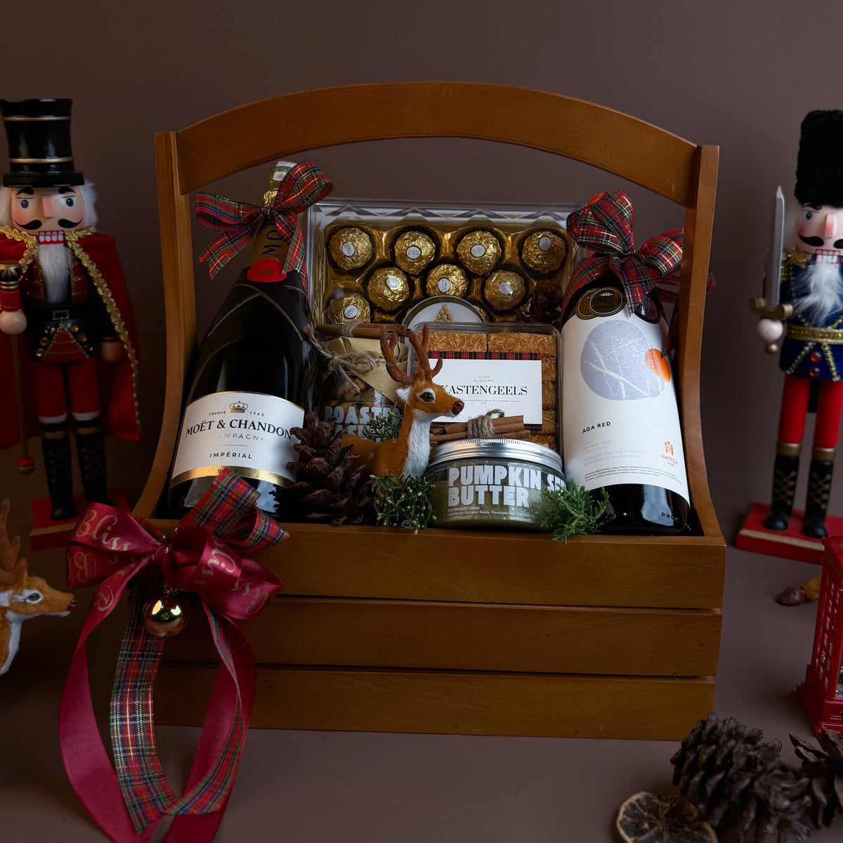 The Festive Duo Moët & Red Wine Hamper