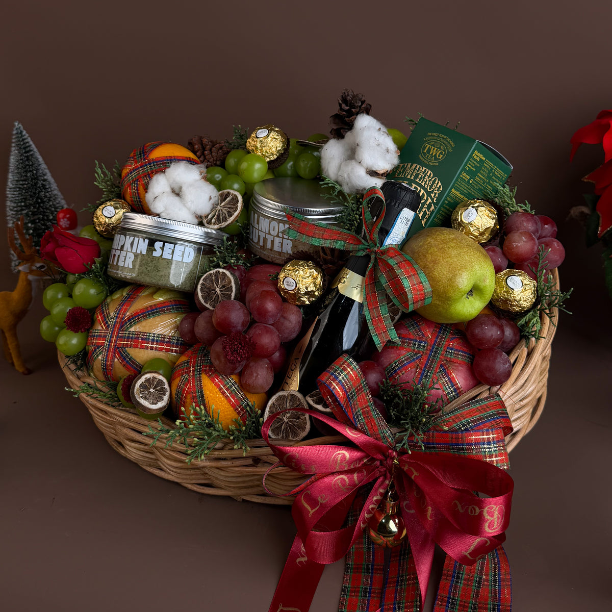 Bottega TWG Fruit Nut Rattan Hamper