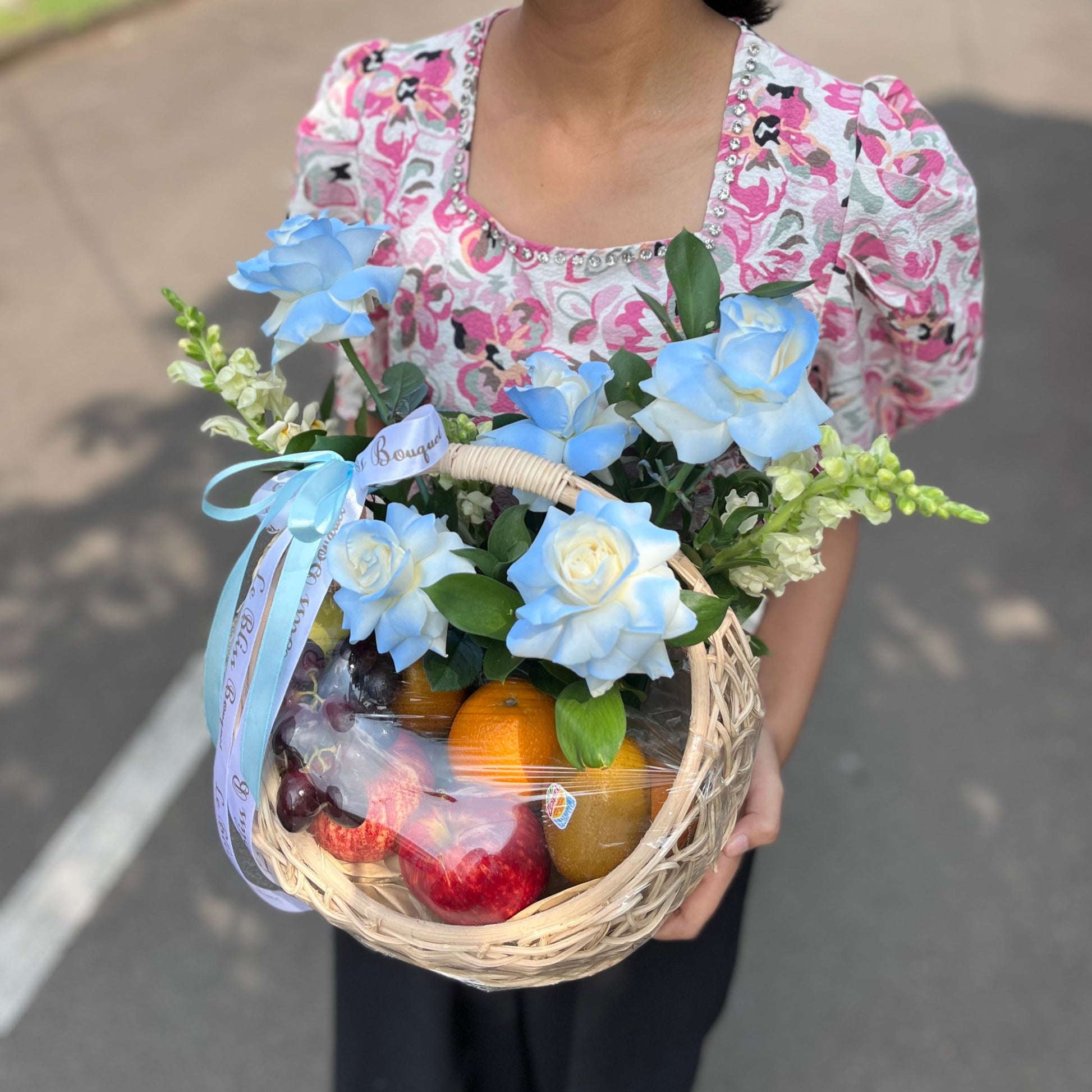 Fruit Hamper Jakarta | Mawar Biru Fruit Ring Rattan Basket – Parcel Buah Surabaya by Le Bliss Box