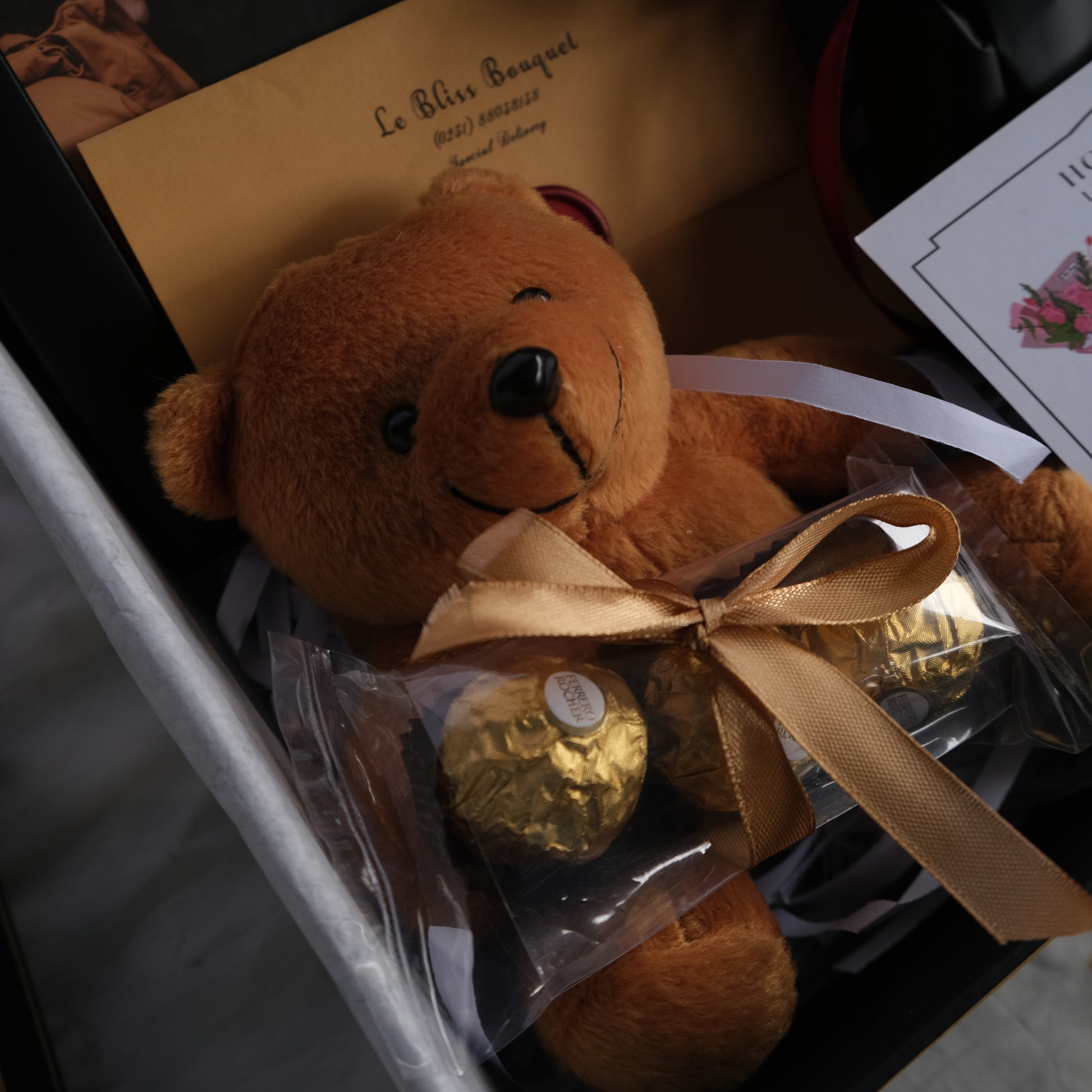 Love Bird Premium Gift Box Elegant Edition - Le Bliss Bouquet