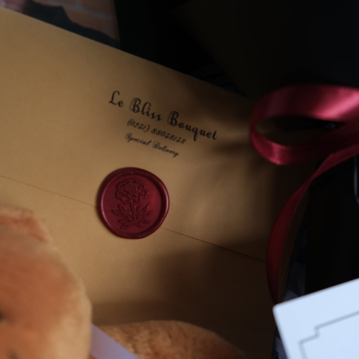 Love Bird Premium Gift Box Elegant Edition - Le Bliss Bouquet