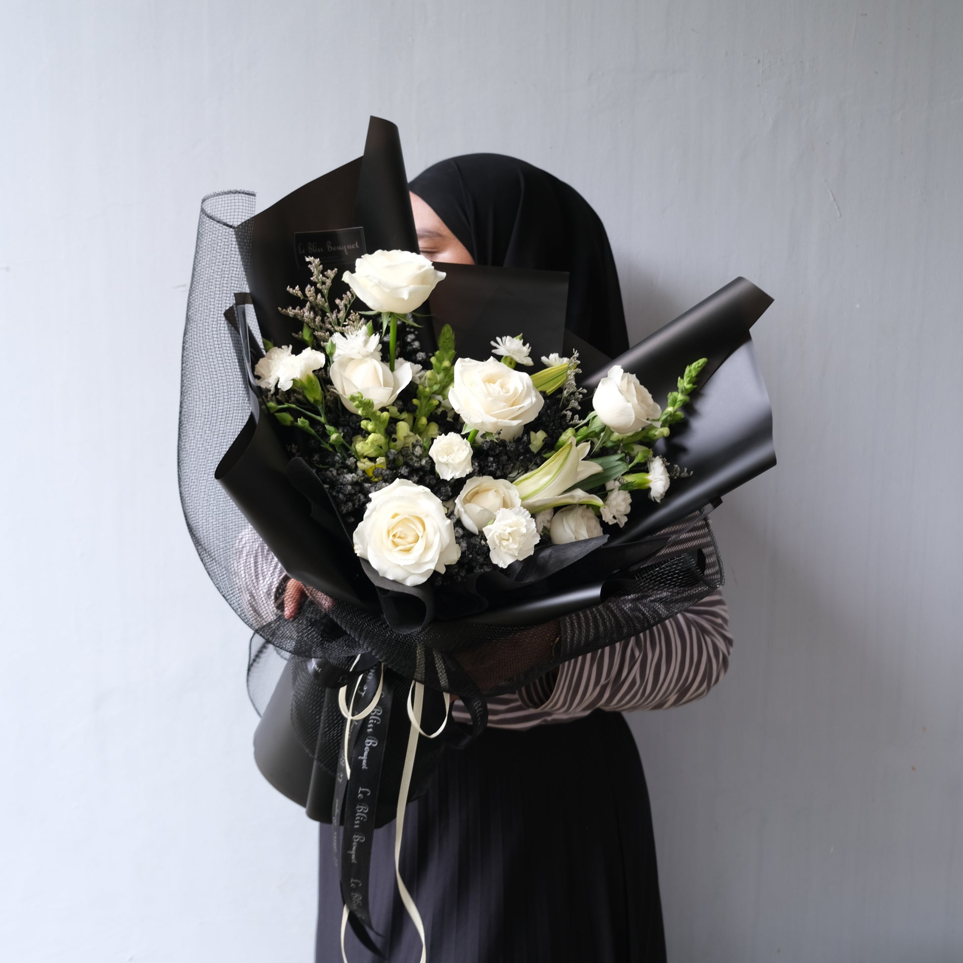 Monochrome Bouquet - Le Bliss Bouquet